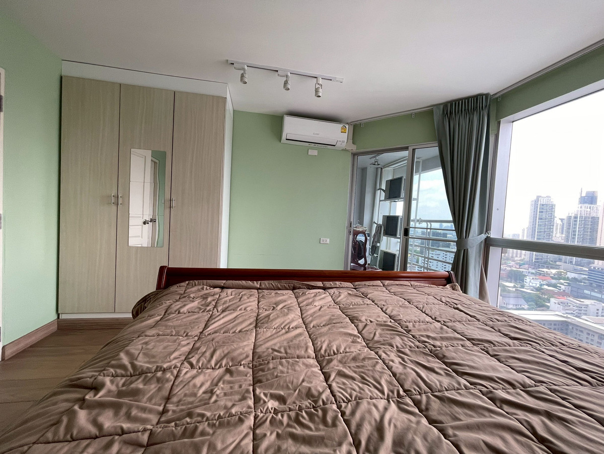 For RentCondoSukhumvit, Asoke, Thonglor : (For rent) 2 bedrooms, 1 bathroom, 61 sq m., spacious room, comfortable, Sukhumvit area, fully furnished + electrical appliances.