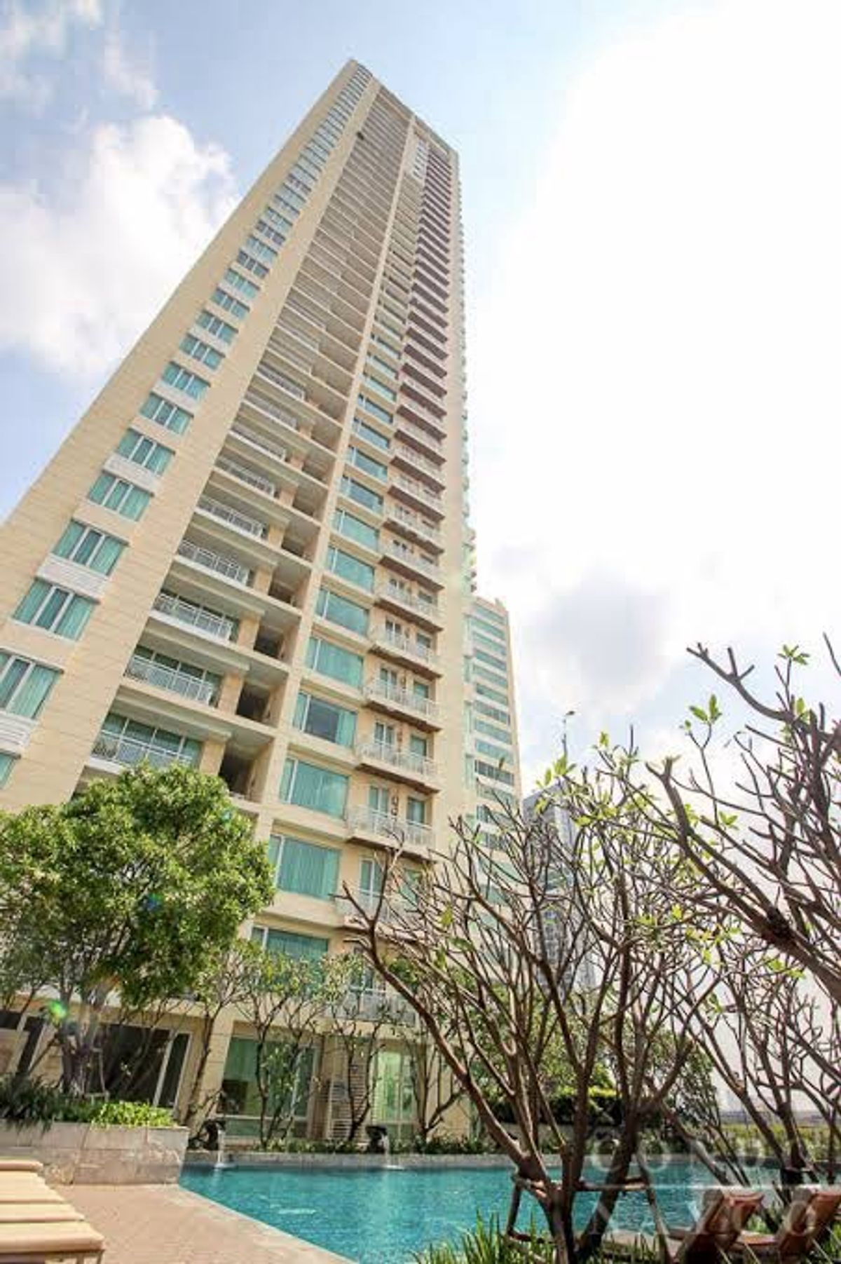 For SaleCondoSathorn, Narathiwat : oHot Deal📍The Empire Place 1Bed 65 Sqm call 096851661