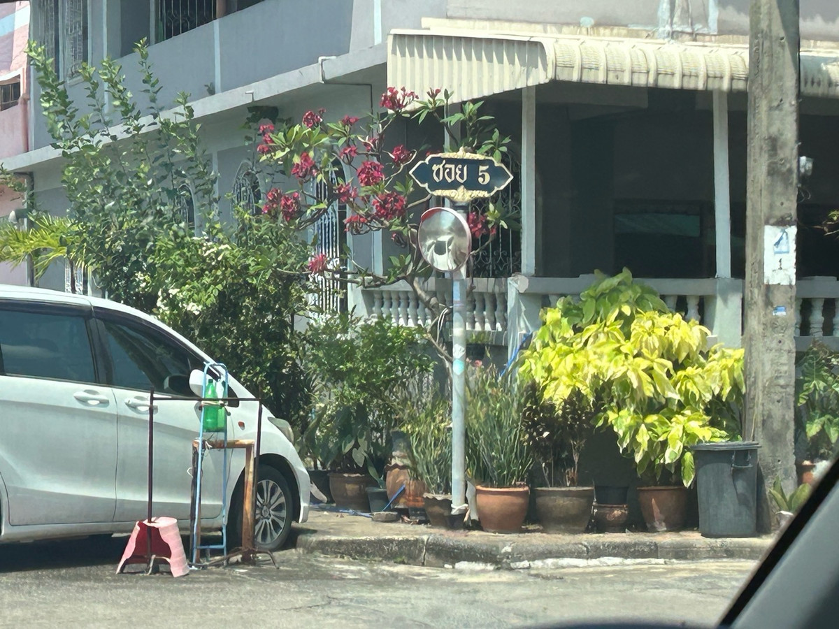 For SaleTownhomeRama 2, Bang Khun Thian : House for sale Sinthawee Grand Village, Rama 2. Area 200 sqm (16.5 sq.wah)