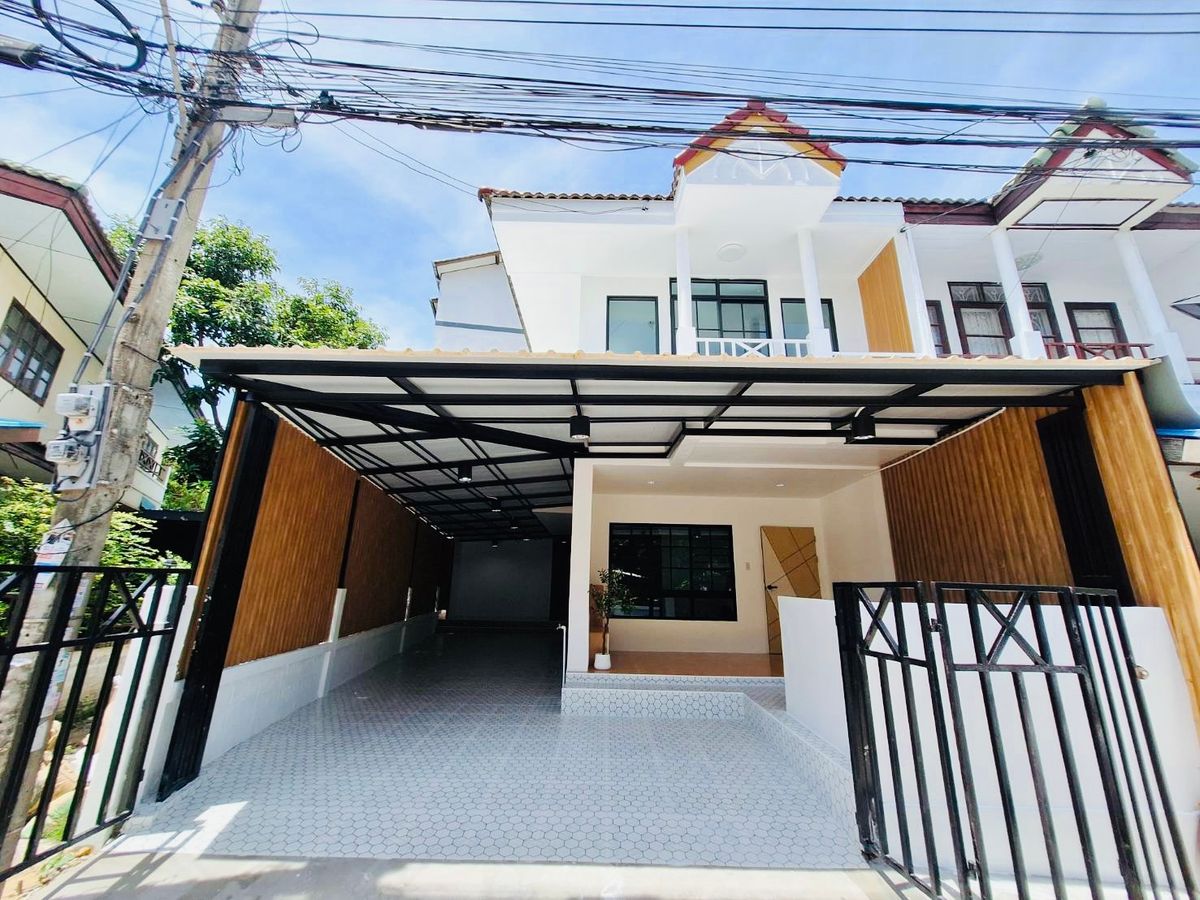 ขายทาวน์โฮมสมุทรปราการ สำโรง : ขายหมู่บ้านสุธาวี ทาวน์เฮ้าส์ 34 ตรว บ้านมุม 