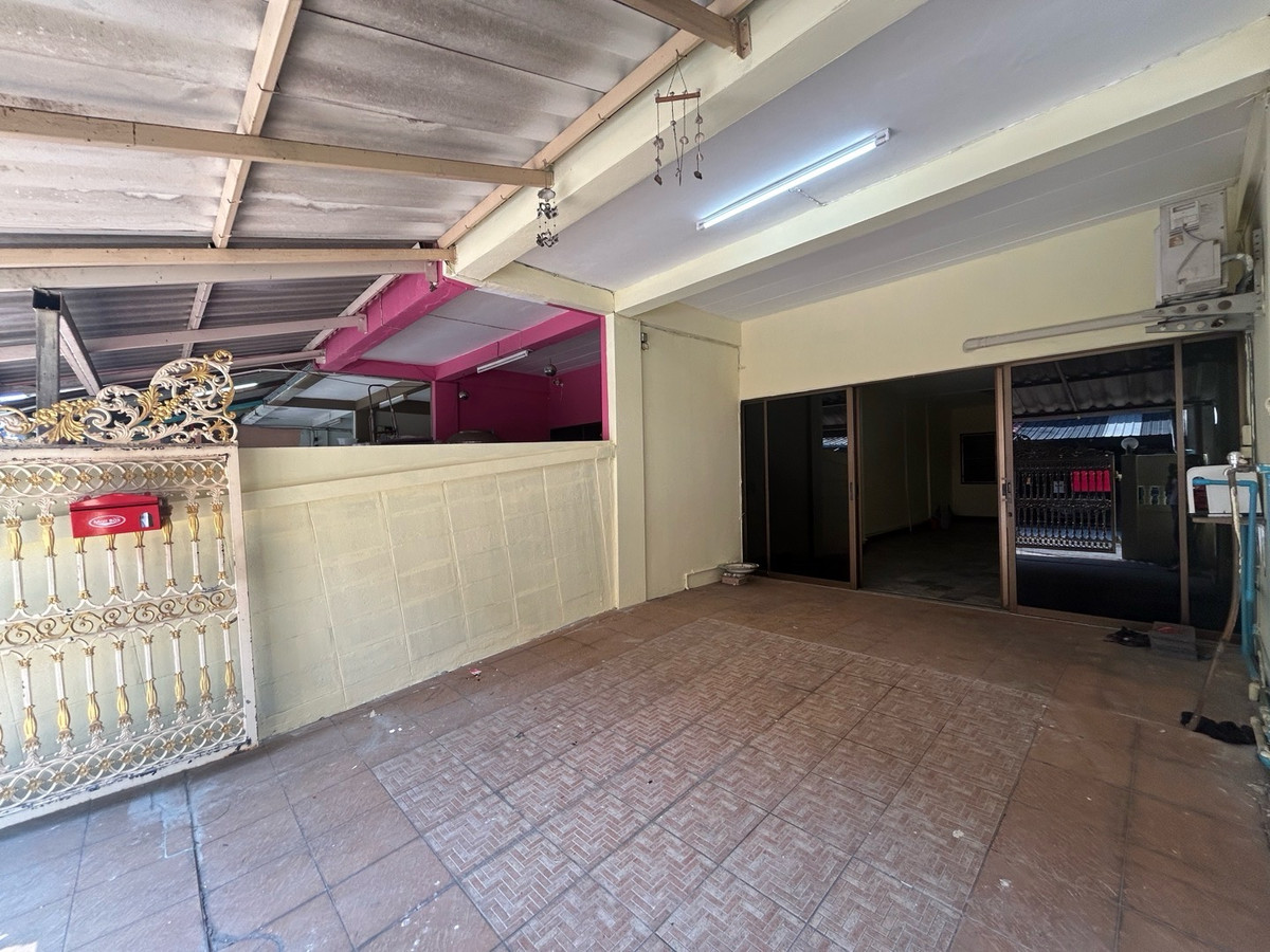 For SaleTownhomeRama 2, Bang Khun Thian : House for sale Sinthawee Grand Village, Rama 2. Area 200 sqm (16.5 sq.wah)