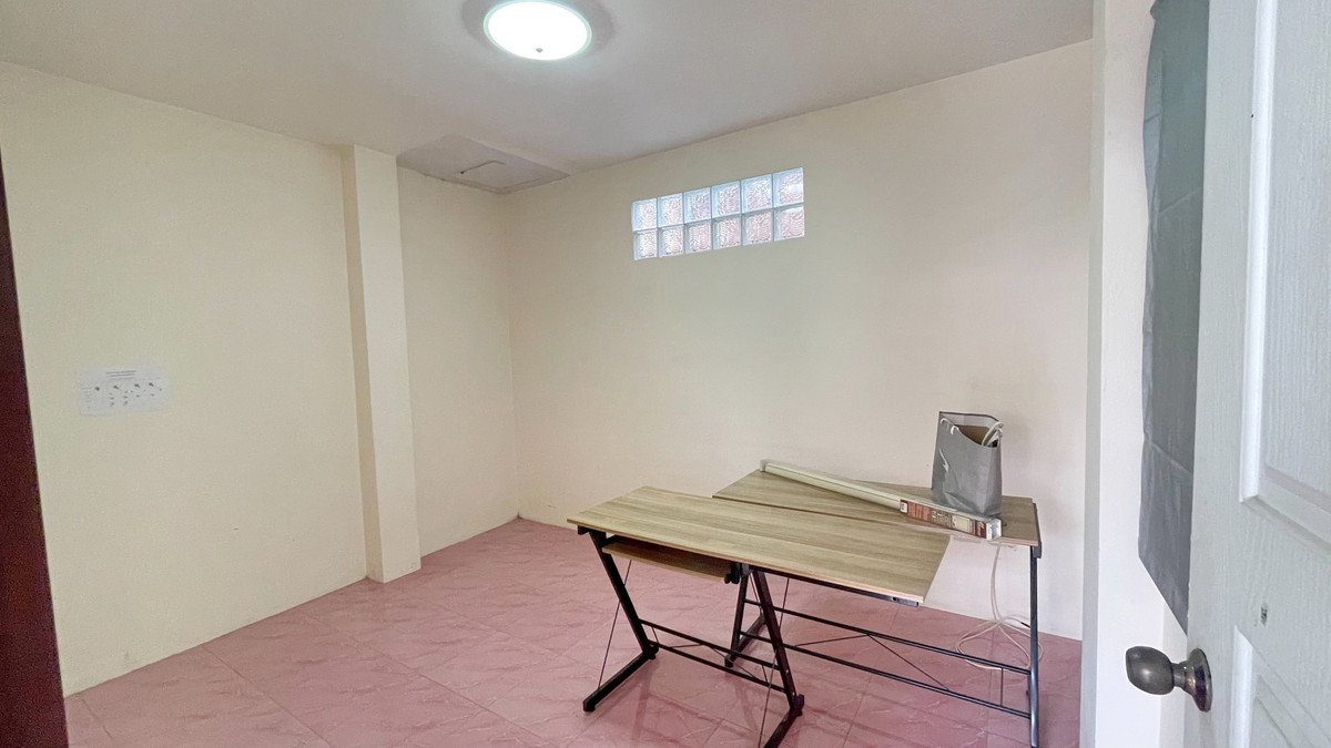 For RentHouseRama5, Ratchapruek, Bangkruai : Rent a detached house, Laddarom Ratchaphruek, Rattanathibet, next to Ratchaphruek near MRT Bang Rak Noi.