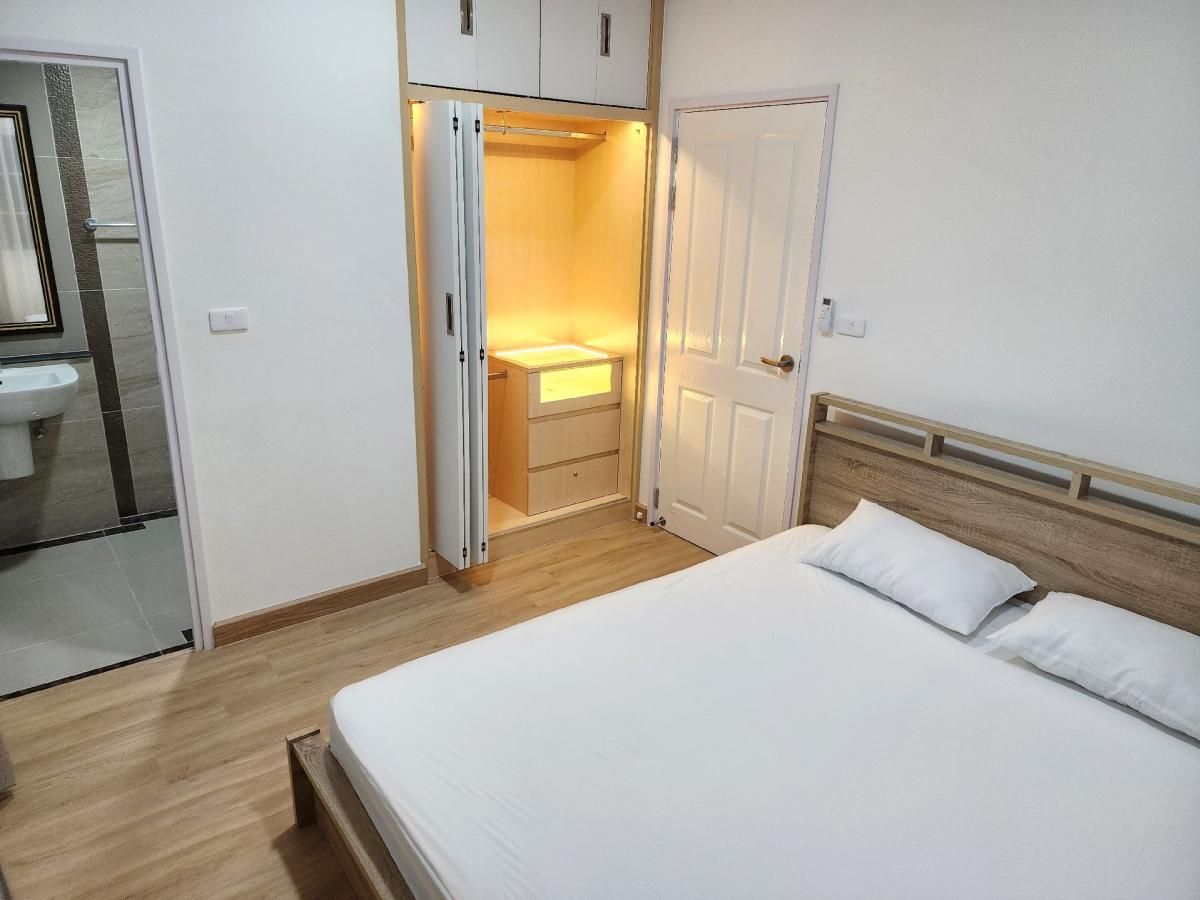 ให้เช่าบ้านสมุทรปราการ สำโรง : บ้านเดี่ยวให้เช่า 📍 Golden Neo Sukhumvit - Lasalle 📍 4 ห้องนอน 4 ห้องน้ำ เฟอร์นิเจอร์ และ เครื่องใช้ไฟฟ้าครบ 