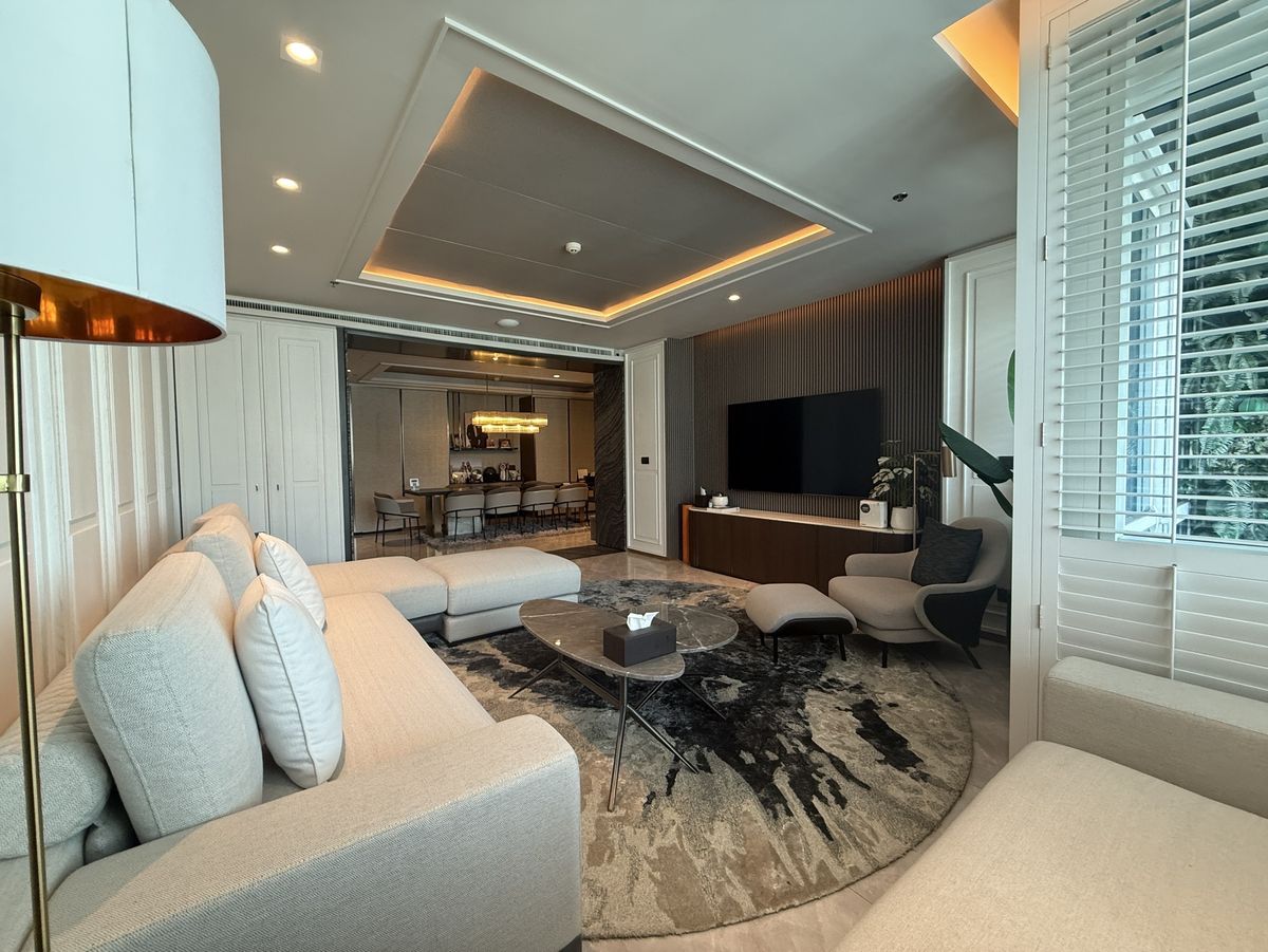 CondoWitthayu, Chidlom, Langsuan, Ploenchit : Luxury 6-Bedroom Condo at Athenee Residence