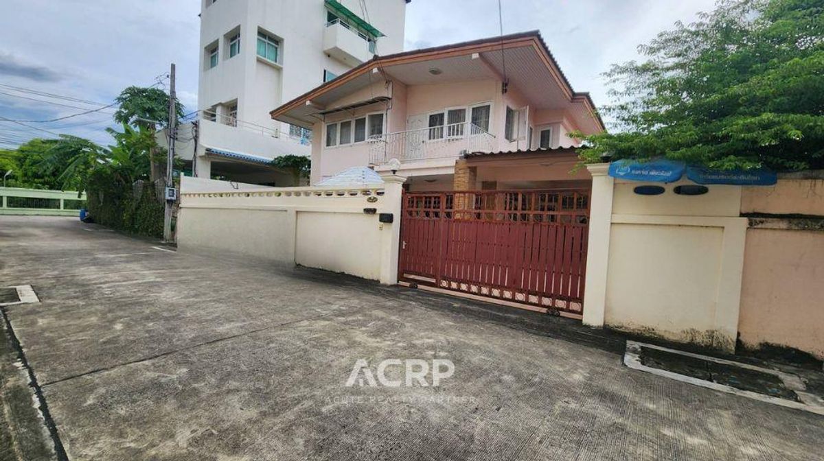 For SaleHouseSapankwai,Jatujak : For sale! Single house 2-storey, 4 bedrooms, 3 bathrooms, located on Soi Vibhavadi 42 / Phahon Yothin 35 / Ngam Wong Wan (Soi Than Phuying Phahonyothin)
