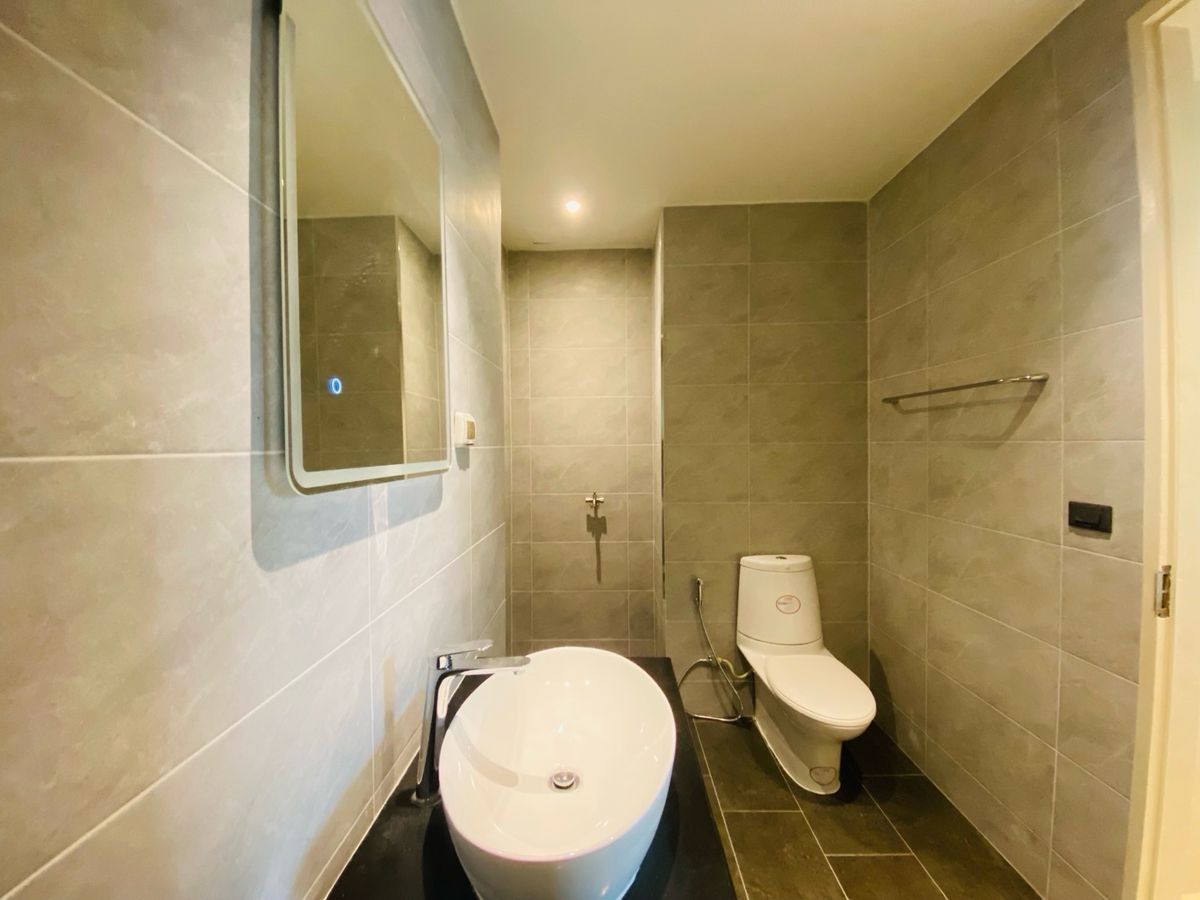 For SaleCondoRatchathewi,Phayathai : Luxury condo for sale in Siam (The Address Siam) ✨ Luxury condo in the heart of the city Golden location connects whole life, working and personal life. Just a few steps to BTS Ratchathewi, convenient to travel to Siam Phaya Thai Asoke and CBD.