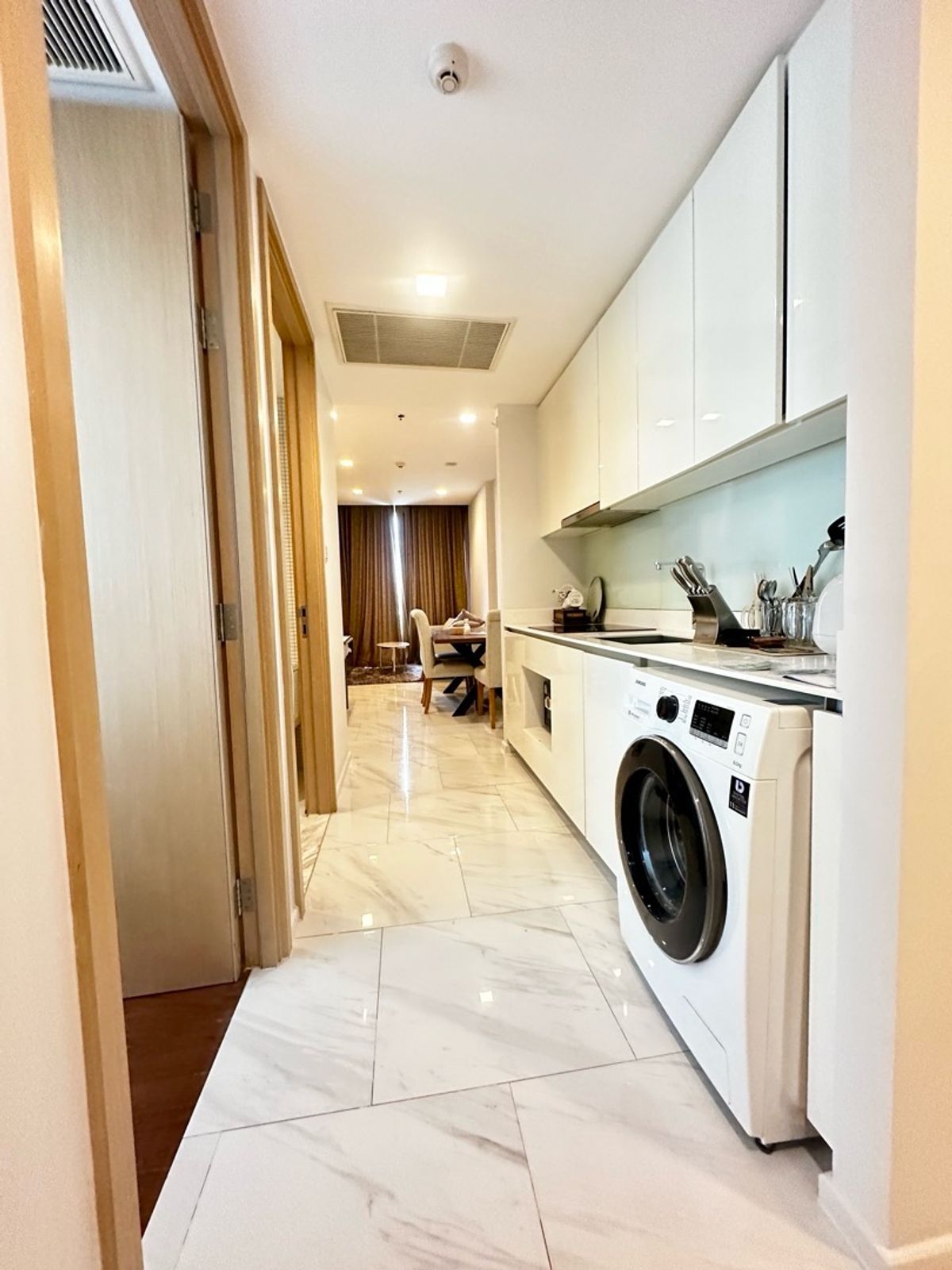 ให้เช่าคอนโดนานา : Hyde Sukhumvit 11 for rent 2 Bedroom