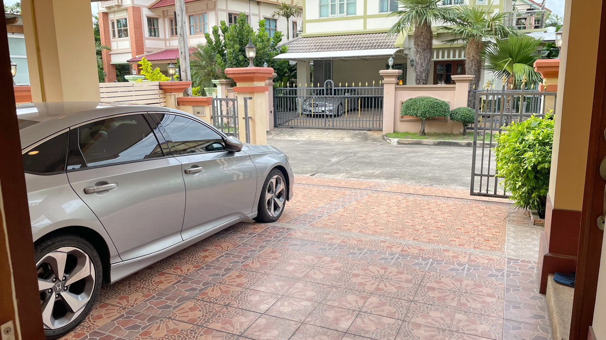 For RentHouseRama5, Ratchapruek, Bangkruai : Rent a detached house, Laddarom Ratchaphruek, Rattanathibet, next to Ratchaphruek near MRT Bang Rak Noi.