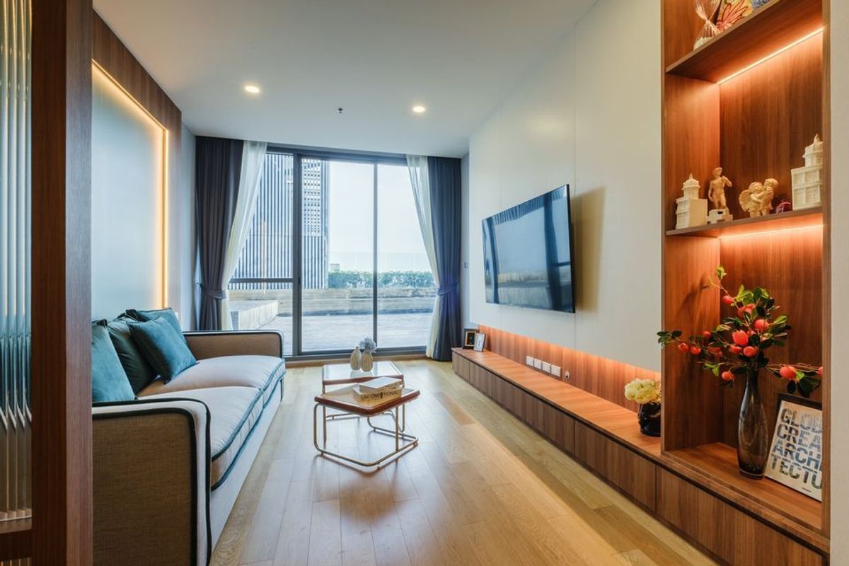 ให้เช่าคอนโดนานา : 3-Bedroom Condo at Hyde Sukhumvit 13  Extra-Large Balcony