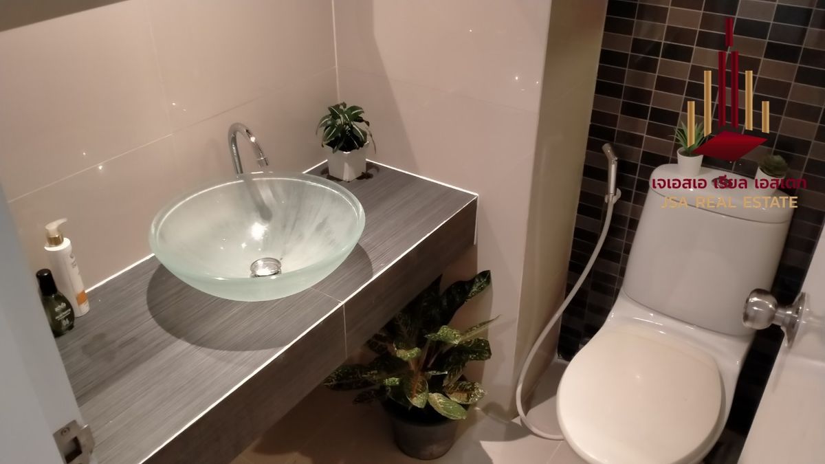 ให้เช่าคอนโดเลียบทางด่วนรามอินทรา : ✨ For Rent: J.W. Boulevard Srivara Condo ✨  💰 Only 12,800 THB/month