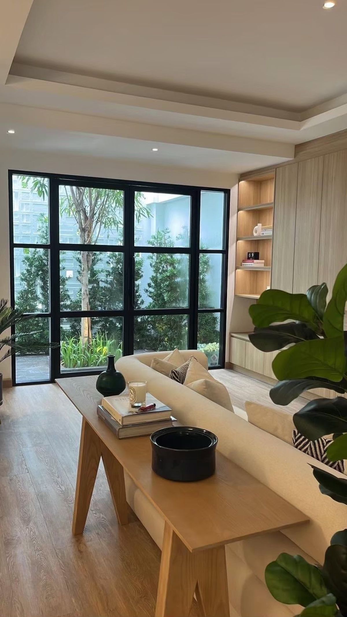 ขายทาวน์โฮมสุขุมวิท อโศก ทองหล่อ : Townhome รีโนเวทใหม่ สวยมาก ✨ สุขุมวิท 71 เข้าอยู่ได้เลย 4 ห้องนอน 250 ตร. 34 ตร.วา เพียง 19.8 ล้าน ! ทำเลดี บ้านสวย มีหลังเดียวเท่านั้น • สนใจโทร 081-152-6164 Agent 