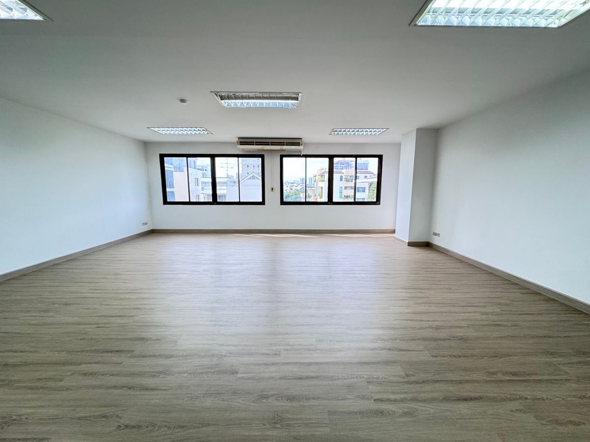 ให้เช่าสำนักงานสาทร นราธิวาส : ออฟฟิศว่างให้เช่า ใกล้ bts ช่องนนทรี ซ.นราธิวาศราชนครินทร์ 10 เพียง 20,000/เดือน