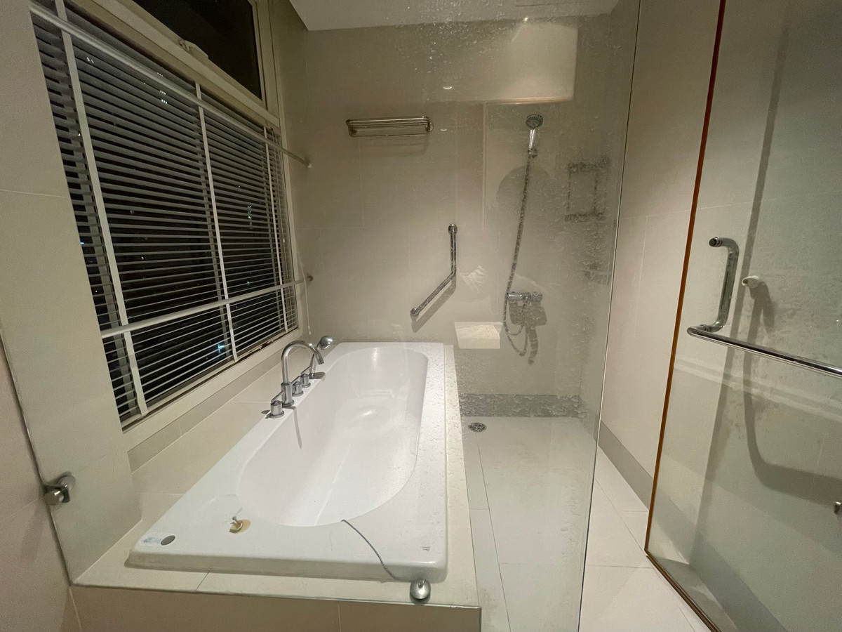 For RentCondoRatchathewi,Phayathai : Villa Ratchathewi 🏢 2 bedrooms width up to 84 sq.w. Height near BTS 200 meters, shady, just 50k per month. • Interested contact 081-152-6154 agent.