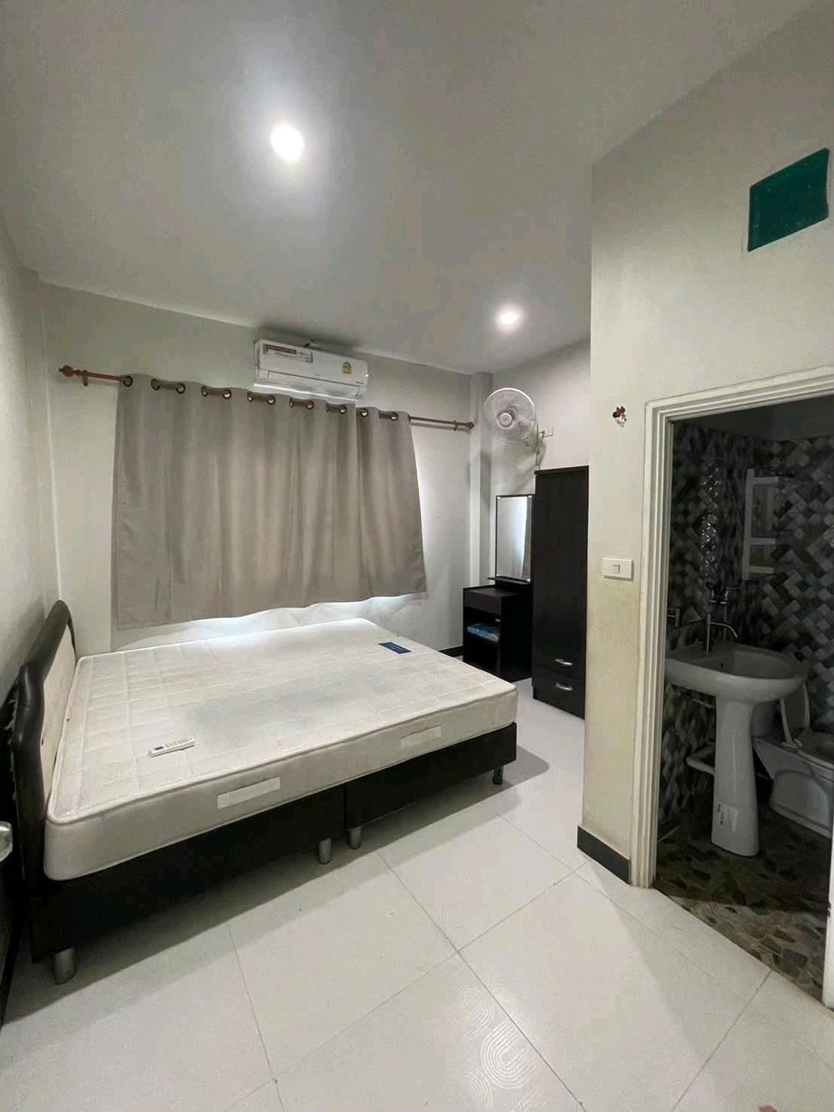 ให้เช่าบ้านเกษตร นวมินทร์ ลาดปลาเค้า : 🎉ลาดปลาเค้า62 หมู่บ้าน เข้าซอยเพียง 80-100 เมตร 🐶 อนุญาตเลี้ยงสัตว์