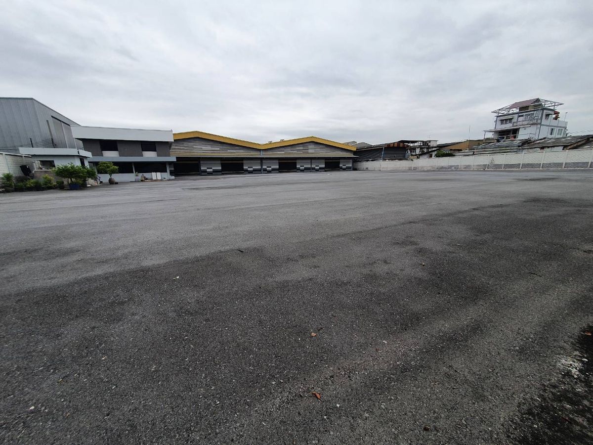 ให้เช่าโรงงานสมุทรปราการ สำโรง : ให้เช่าโรงงานโกดังพร้อมออฟฟิศ 2 ชั้น ขนาดใหญ่ บนพื้นที่ 6 ไร่ 2 งาน พื้นที่ใช้สอย 4,100 ตารางเมตร ไม่รวมพื้นที่จอดรถกว่า 4 ไร่ ทำเล สำโรงใต้ ปู่เจ้าสมิงพราย พื้นที่สีม่วง ขอ รง.4 ได้ รถเทรลเลอร์เข้าออกได้