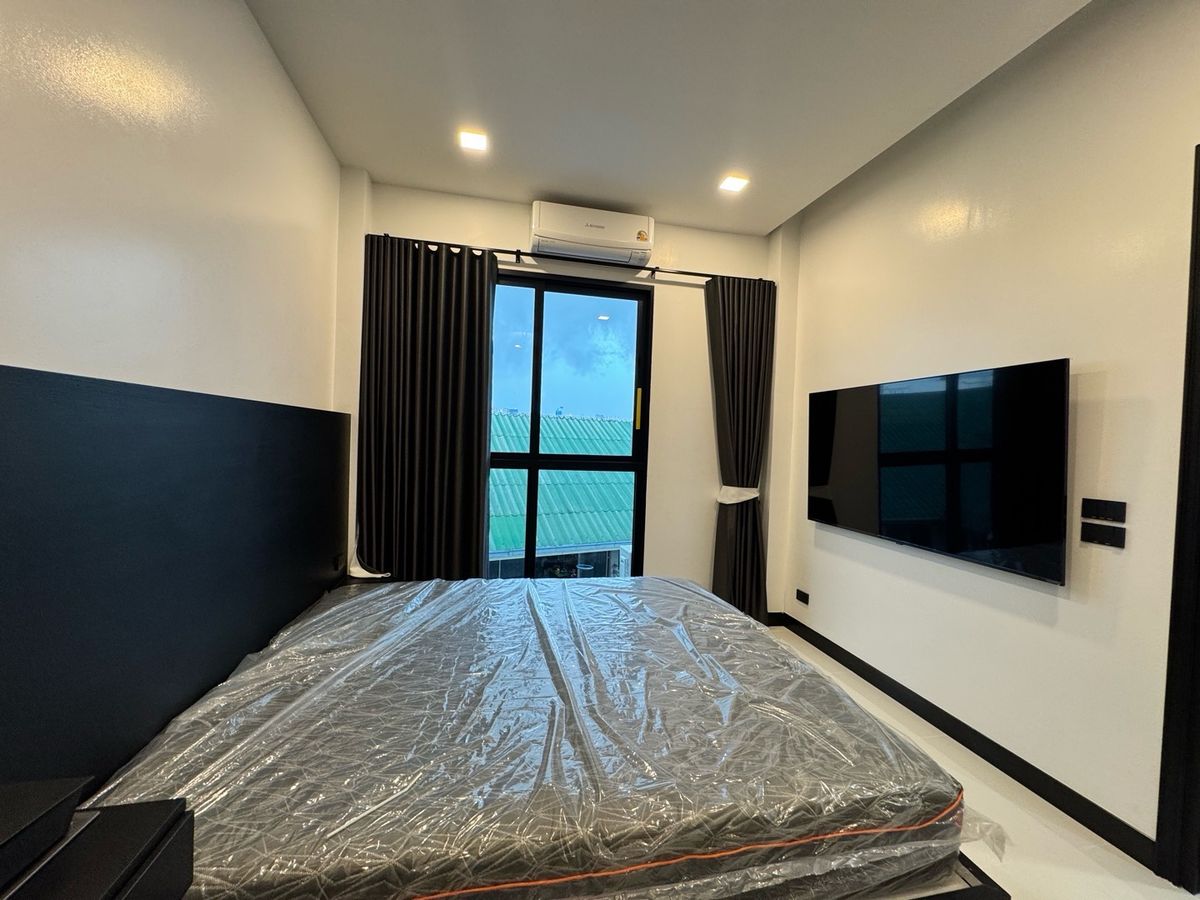 For RentHouseYothinpattana,CDC : 🏡✨ Single house, Home Office, newly built in the heart of Town in Town (along the express) 310 sq.m.