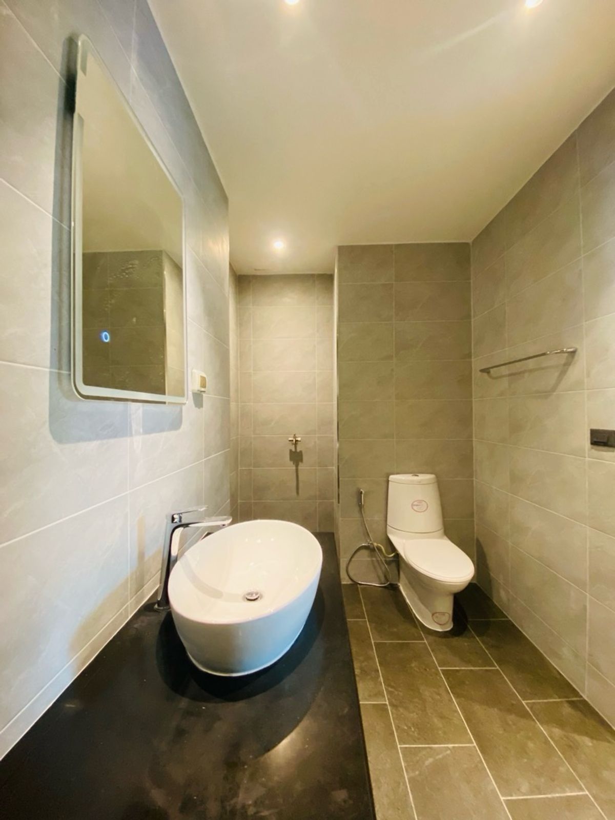 For SaleCondoRatchathewi,Phayathai : Luxury condo for sale in Siam (The Address Siam) ✨ Luxury condo in the heart of the city Golden location connects whole life, working and personal life. Just a few steps to BTS Ratchathewi, convenient to travel to Siam Phaya Thai Asoke and CBD.