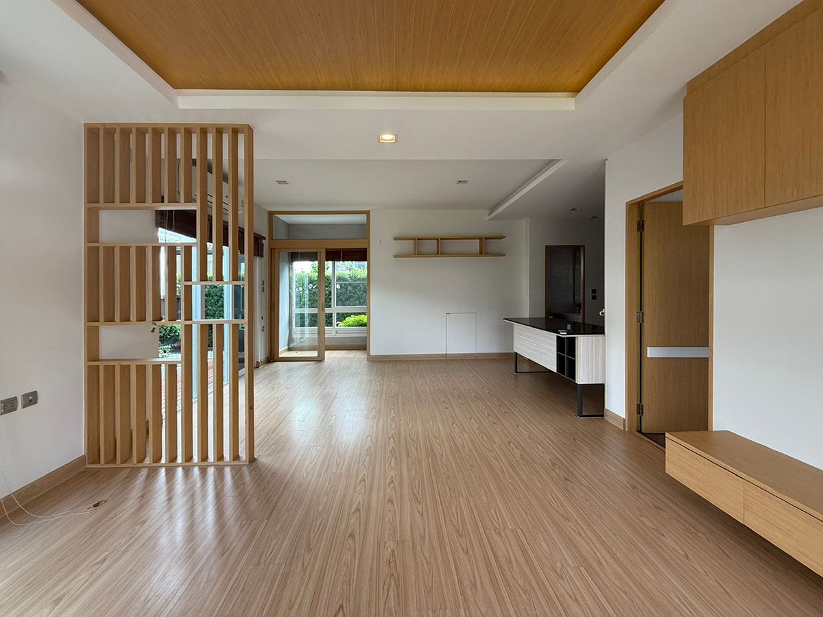 For SaleHouseBangna, Bearing, Lasalle : Mantana 1 Bangna Km.7 Prime location near Mega Bangna and the Expressway