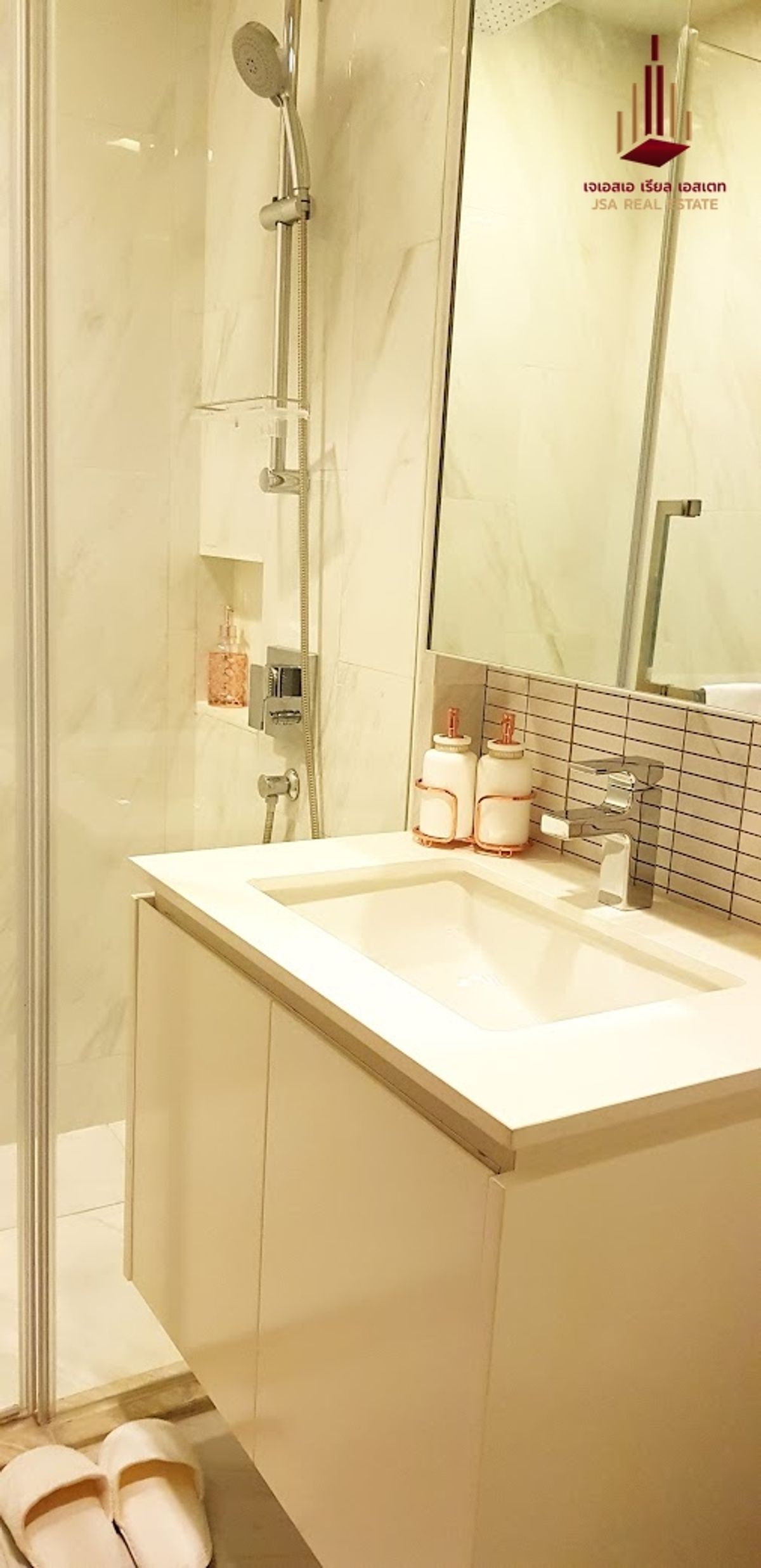 For SaleCondoNana, North Nana,Sukhumvit13, Soi Nana : ✨ For Sale: Hyde Sukhumvit 11 Condo ✨ 💰 ONLY 10,300,000 THB