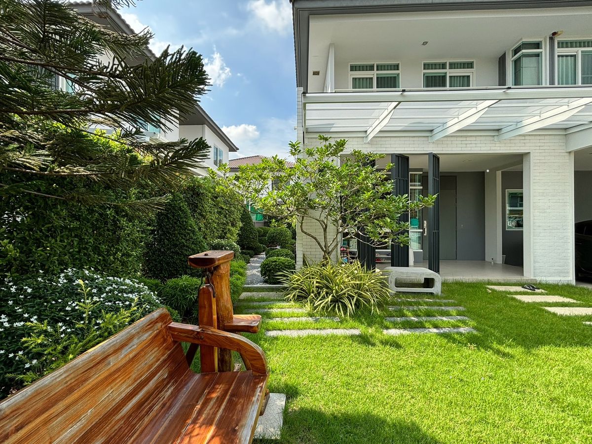 For SaleHouseBangna, Bearing, Lasalle : Mantana 1 Bangna Km.7 Prime location near Mega Bangna and the Expressway