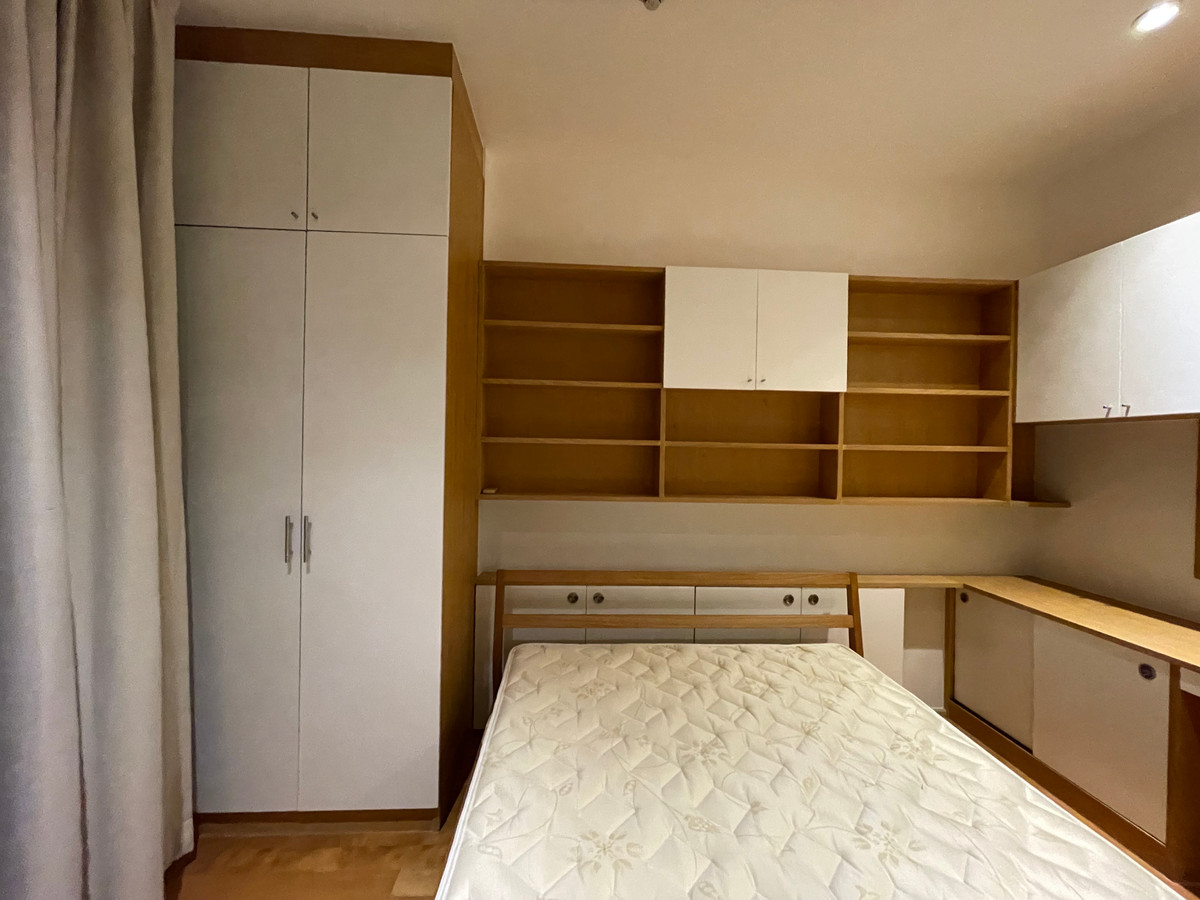 For RentCondoRatchathewi,Phayathai : Villa Ratchathewi 🏢 2 bedrooms width up to 84 sq.w. Height near BTS 200 meters, shady, just 50k per month. • Interested contact 081-152-6154 agent.