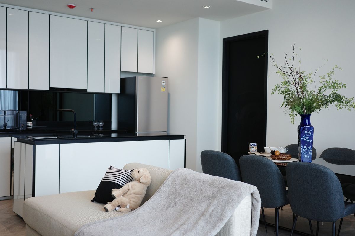 For RentCondoWongwianyai, Charoennakor : ❖ River view ❖ Floor 25+ 78.00 sq.m. | 2 Bedrooms Balcony with river view, Asiatique | Near Icon Siam 4 minutes, BTS Saphan Taksin 5 minutes, Robinson Bangrak 9 minutes
