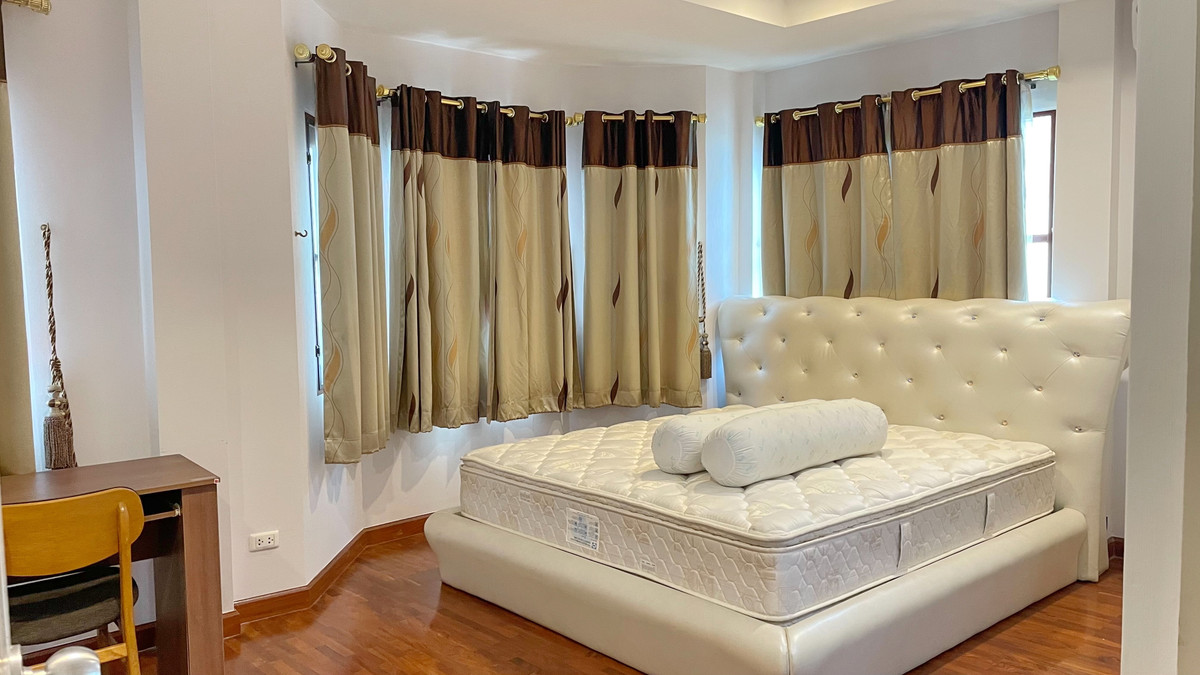 For RentHouseRama5, Ratchapruek, Bangkruai : Rent a detached house, Laddarom Ratchaphruek, Rattanathibet, next to Ratchaphruek near MRT Bang Rak Noi.