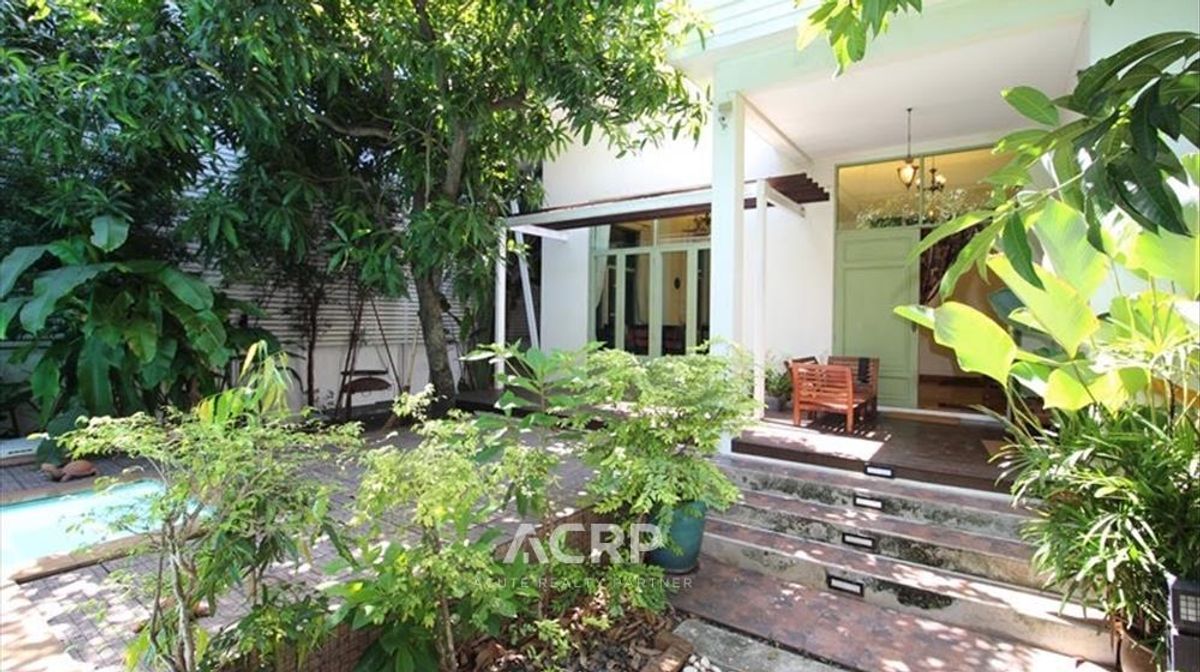 For SaleHouseSapankwai,Jatujak : Single House for sale on Pradipat area, close to BTS Saphankwai and expressway.