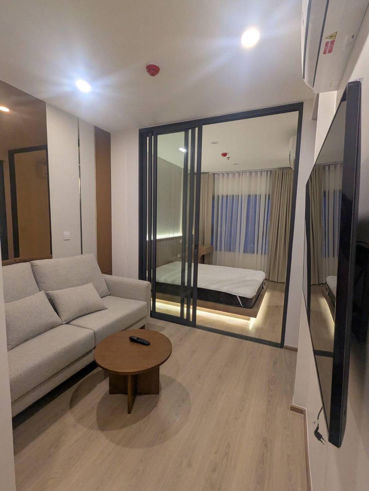 For RentCondoKhlongtoei, Kluaynamthai : (For Rent) Life Rama 4 - Asoke, near MRT, Queen Sirikit National Convention Center