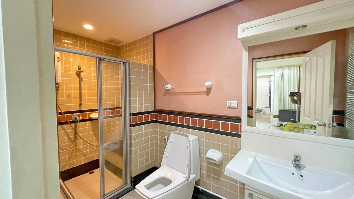 For RentHouseRama5, Ratchapruek, Bangkruai : Rent a detached house, Laddarom Ratchaphruek, Rattanathibet, next to Ratchaphruek near MRT Bang Rak Noi.