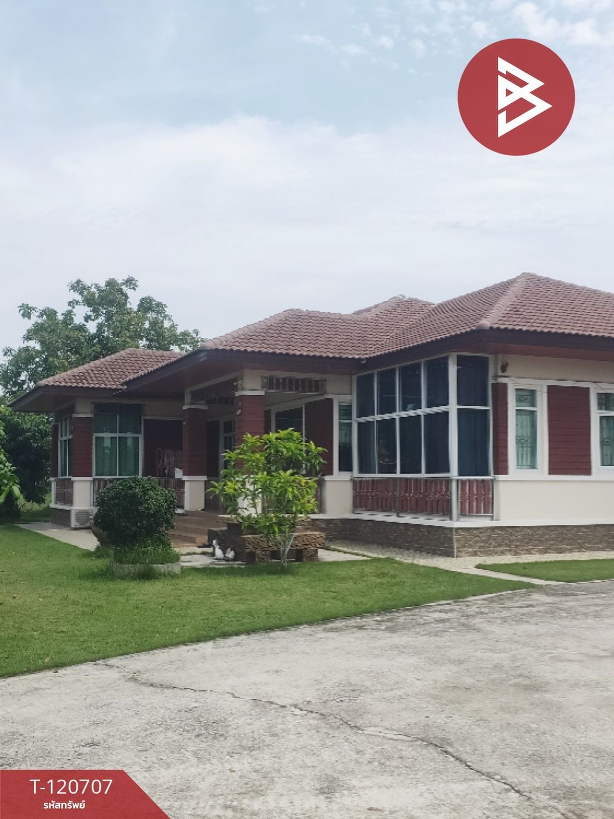 For SaleLandPattaya, Bangsaen, Chonburi : Land for sale with buildings, area of ​​20 rai 18 sq.wah, Phanat Nikhom, Chon Buri
