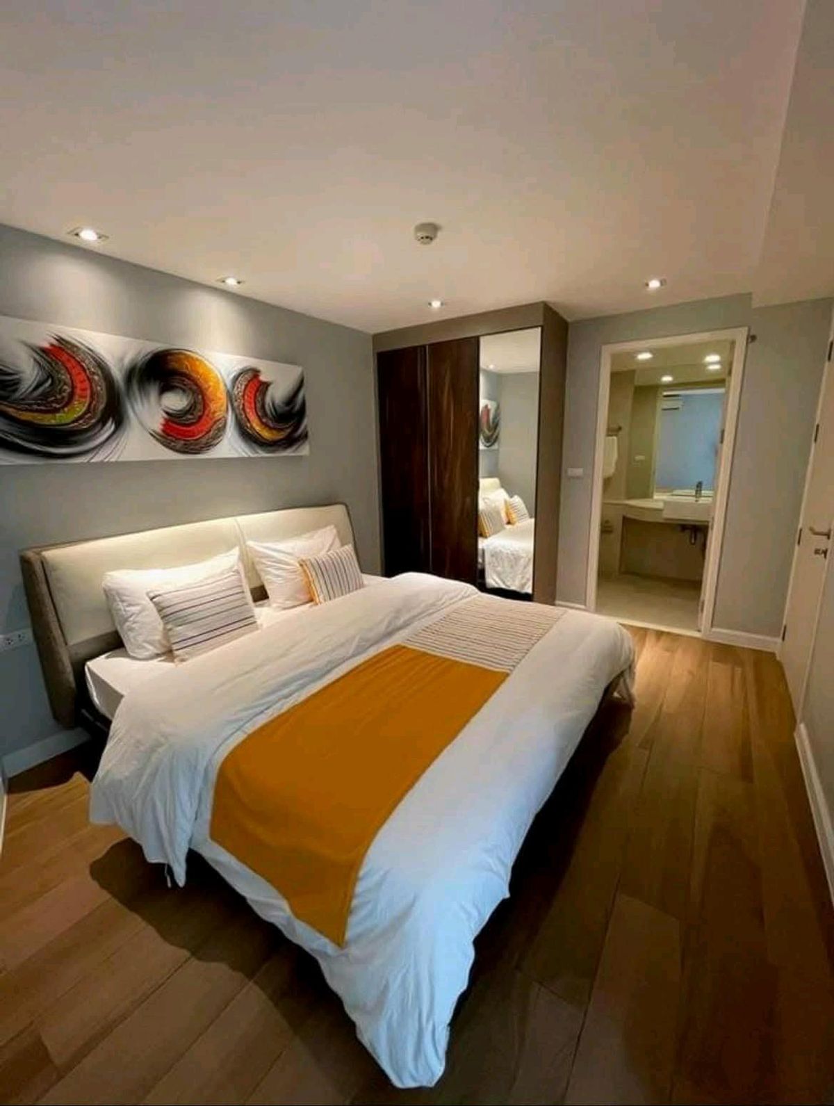ให้เช่าคอนโดสุขุมวิท อโศก ทองหล่อ : 📍📍Spacious 1-bedroom Unit of  Pet Friendly Condo in Ekkamai 