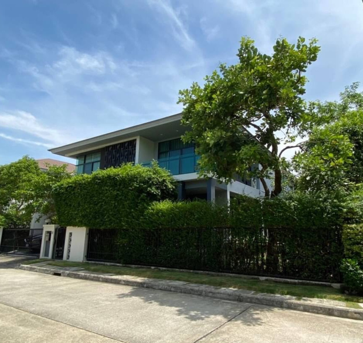 ขายบ้านพัฒนาการ ศรีนครินทร์ : ขายบ้านเดี่ยว 4 ห้องนอน เศรษฐสิริ พัฒนาการ ไม่ไกลจาก MRT & Airport Link หัวหมาก