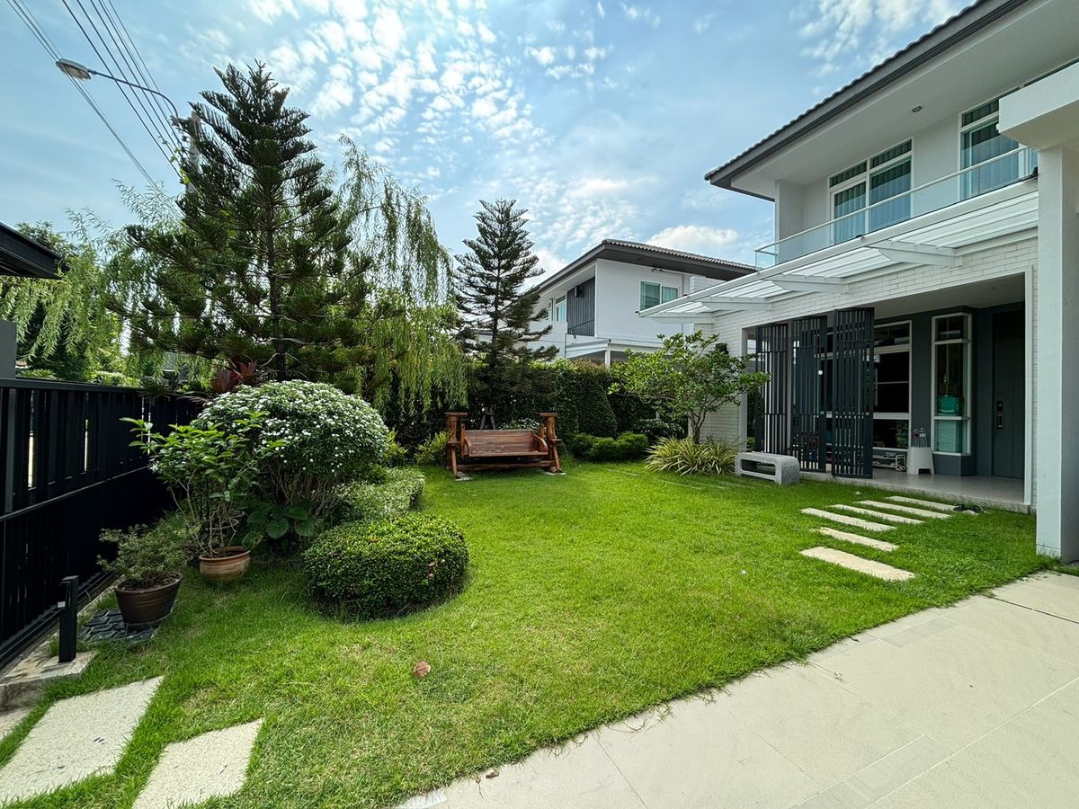 For SaleHouseBangna, Bearing, Lasalle : Mantana 1 Bangna Km.7 Prime location near Mega Bangna and the Expressway