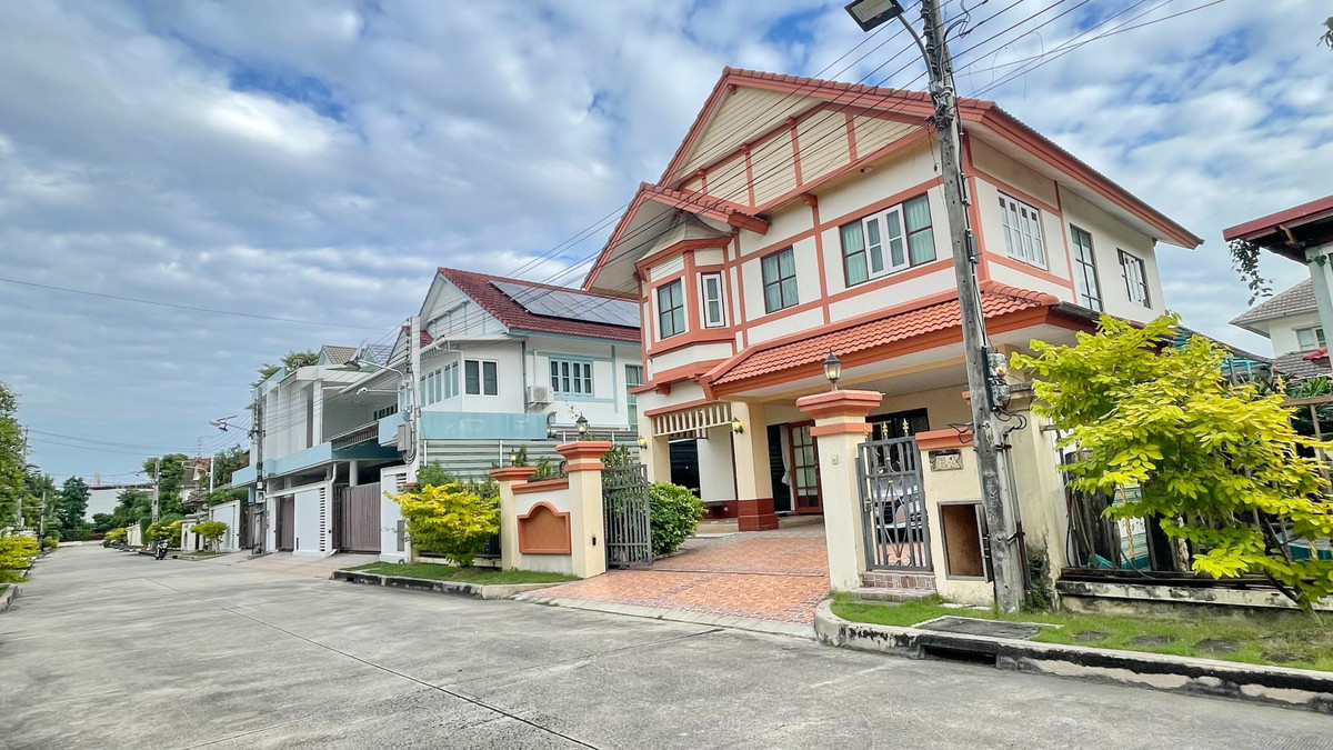 For RentHouseRama5, Ratchapruek, Bangkruai : Rent a detached house, Laddarom Ratchaphruek, Rattanathibet, next to Ratchaphruek near MRT Bang Rak Noi.