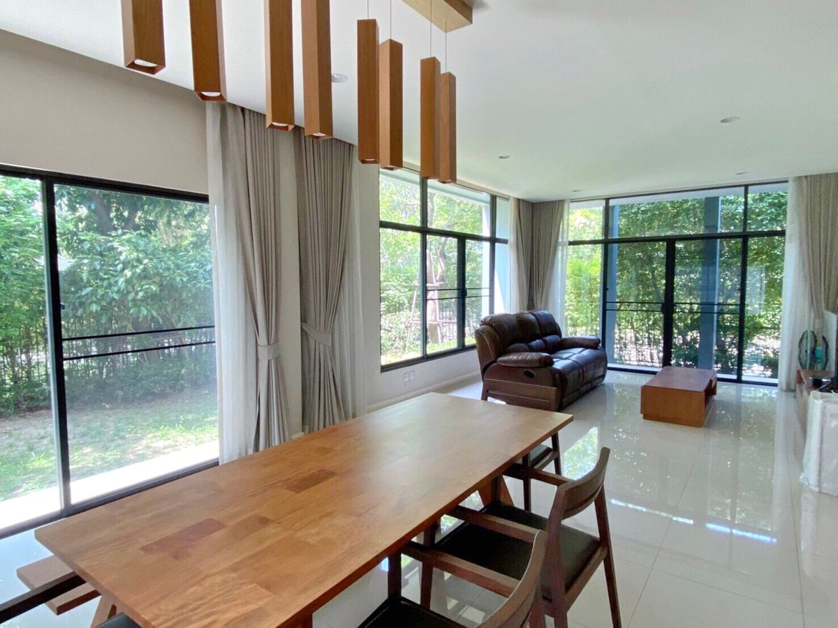 For SaleHousePattanakan, Srinakarin : 4 bedrooms for sale, Setthasiri, develops convenient to travel to the city.