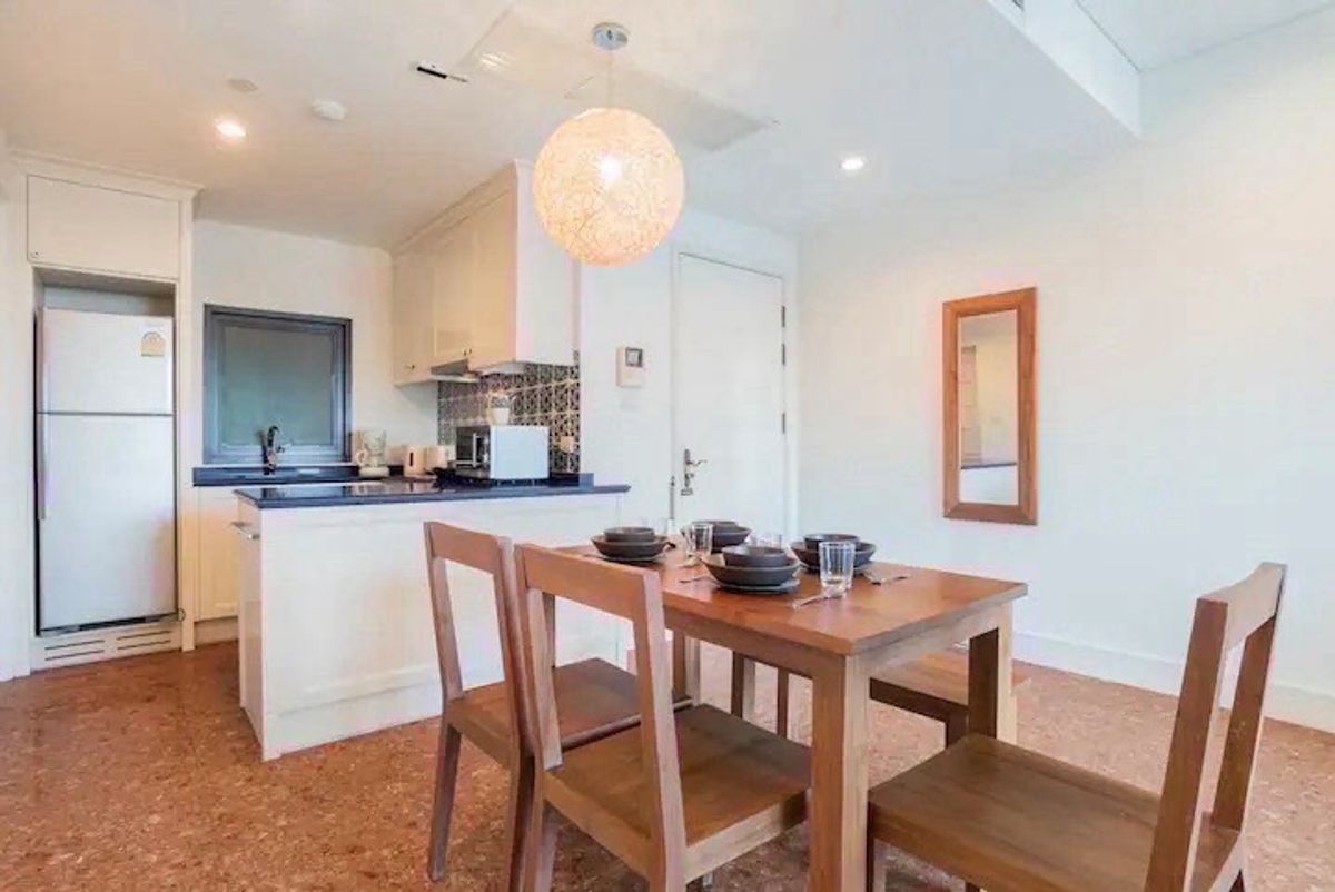 ขายคอนโดสุขุมวิท อโศก ทองหล่อ : ขายคอนโด Aguston Sukhumvit 22(Pet friendly) ราคา 11,800,000 บาท [MKs250823]