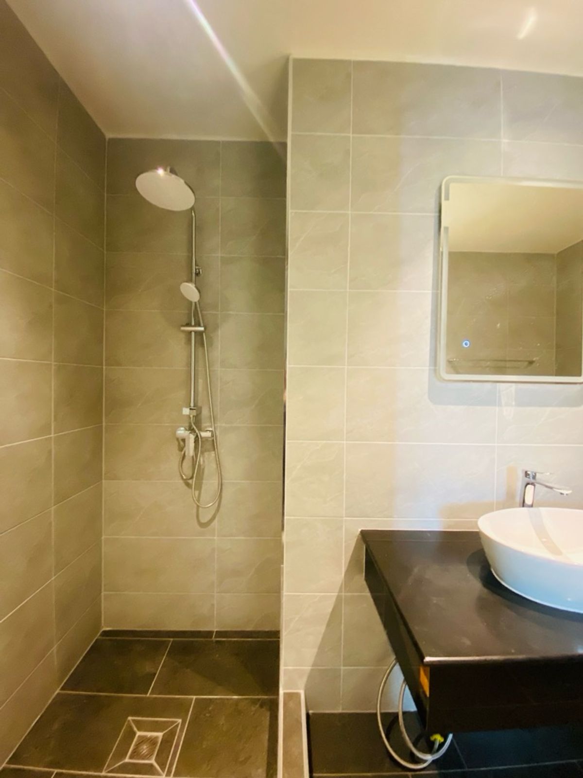 For SaleCondoRatchathewi,Phayathai : Luxury condo for sale in Siam (The Address Siam) ✨ Luxury condo in the heart of the city Golden location connects whole life, working and personal life. Just a few steps to BTS Ratchathewi, convenient to travel to Siam Phaya Thai Asoke and CBD.