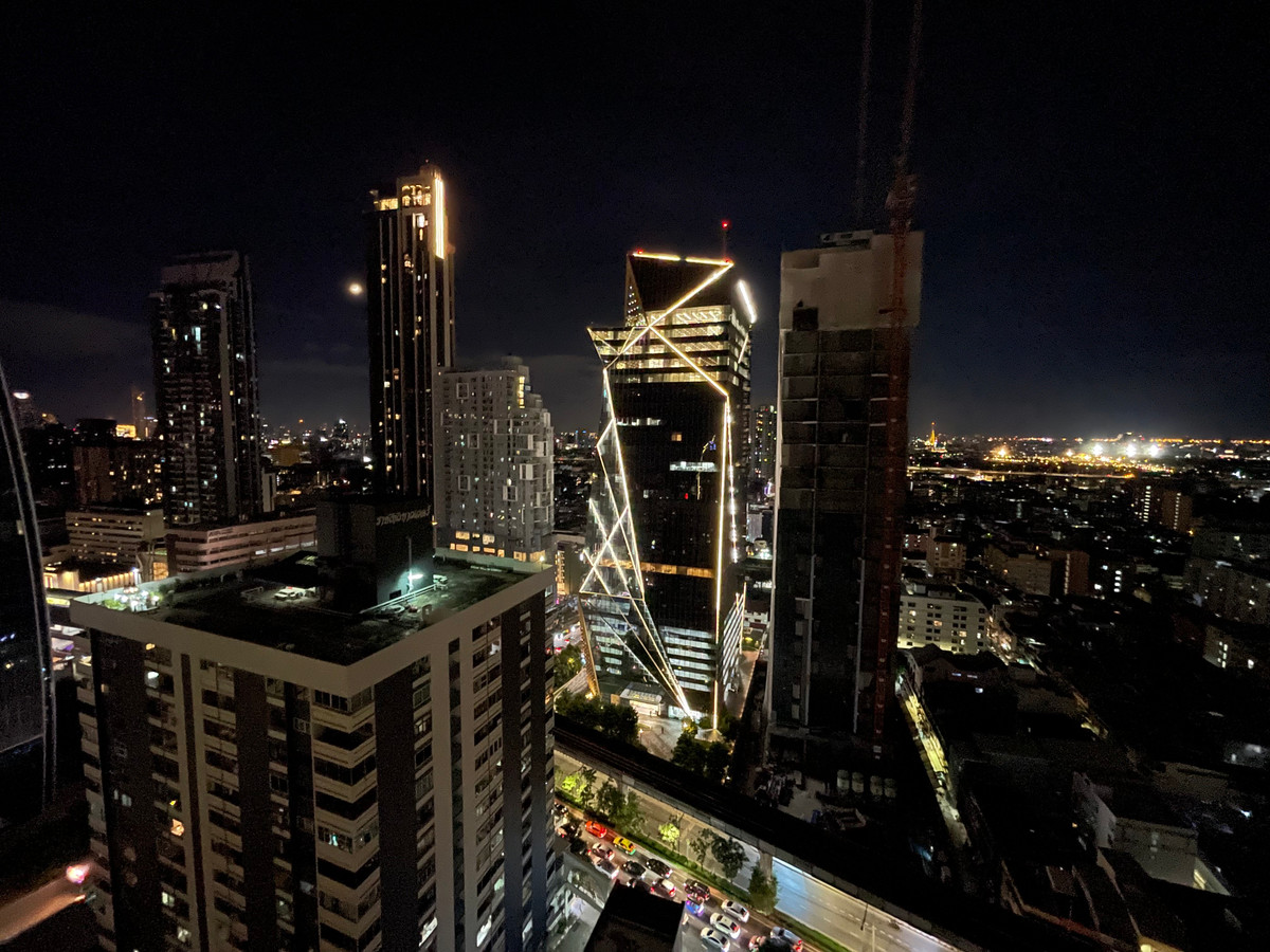 For RentCondoRatchathewi,Phayathai : Villa Ratchathewi 🏢 2 bedrooms width up to 84 sq.w. Height near BTS 200 meters, shady, just 50k per month. • Interested contact 081-152-6154 agent.