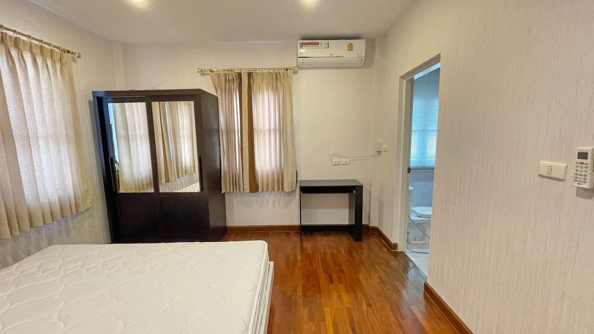 For RentHouseRama5, Ratchapruek, Bangkruai : Rent a detached house, Laddarom Ratchaphruek, Rattanathibet, next to Ratchaphruek near MRT Bang Rak Noi.