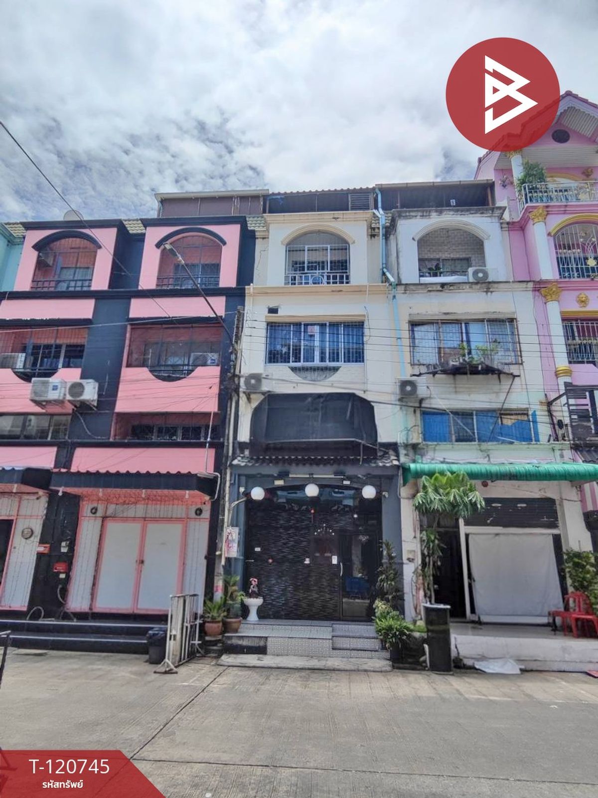 For SaleShop HousePattaya, Bangsaen, Chonburi : Commercial building for sale, Phayathai, area 16 sq.wah, Sriracha, Chon Buri