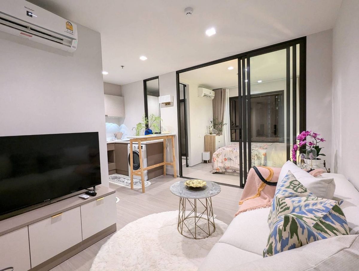 ให้เช่าคอนโดท่าพระ ตลาดพลู วุฒากาศ : Life Sathorn Sierra ห้องสวยมาก ห้องใหม่ วิวสระ ใกล้ bts ตลาดพลู 