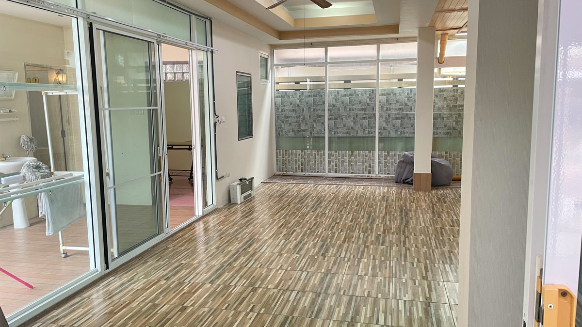 For RentHouseRama5, Ratchapruek, Bangkruai : Rent a detached house, Laddarom Ratchaphruek, Rattanathibet, next to Ratchaphruek near MRT Bang Rak Noi.