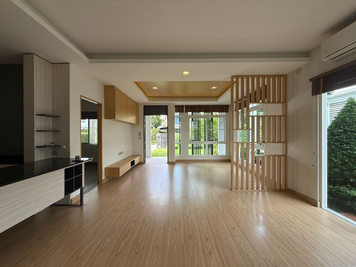 For SaleHouseBangna, Bearing, Lasalle : Mantana 1 Bangna Km.7 Prime location near Mega Bangna and the Expressway