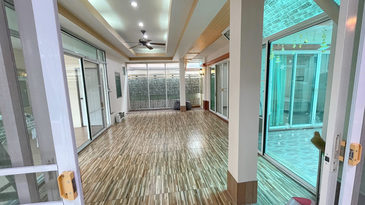 For RentHouseRama5, Ratchapruek, Bangkruai : Rent a detached house, Laddarom Ratchaphruek, Rattanathibet, next to Ratchaphruek near MRT Bang Rak Noi.