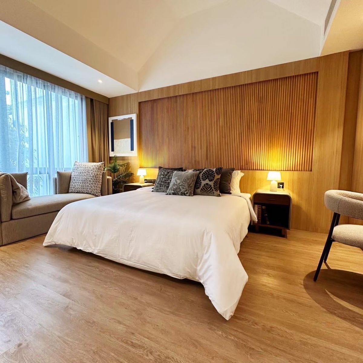 ขายทาวน์โฮมสุขุมวิท อโศก ทองหล่อ : Townhome รีโนเวทใหม่ สวยมาก ✨ สุขุมวิท 71 เข้าอยู่ได้เลย 4 ห้องนอน 250 ตร. 34 ตร.วา เพียง 19.8 ล้าน ! ทำเลดี บ้านสวย มีหลังเดียวเท่านั้น • สนใจโทร 081-152-6164 Agent 