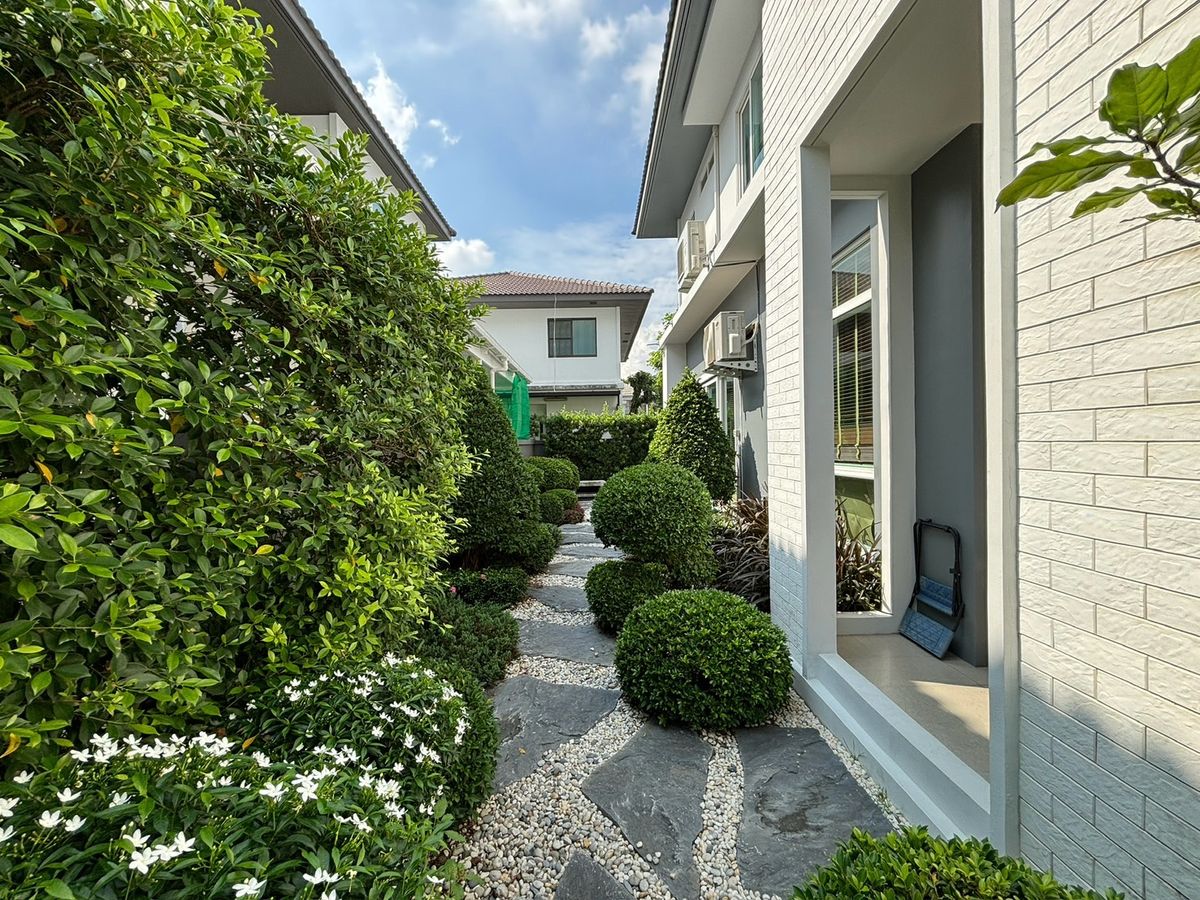 For SaleHouseBangna, Bearing, Lasalle : Mantana 1 Bangna Km.7 Prime location near Mega Bangna and the Expressway