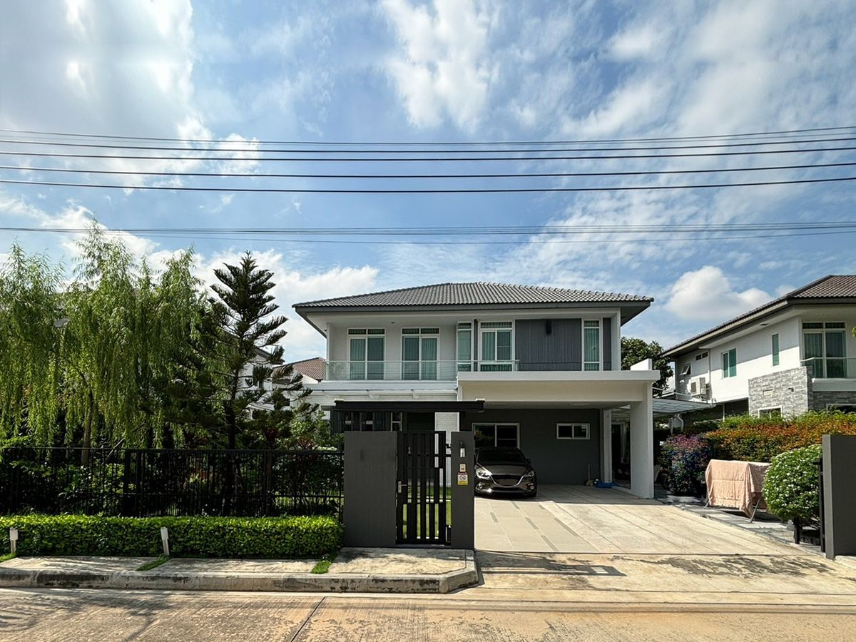 For SaleHouseBangna, Bearing, Lasalle : Mantana 1 Bangna Km.7 Prime location near Mega Bangna and the Expressway