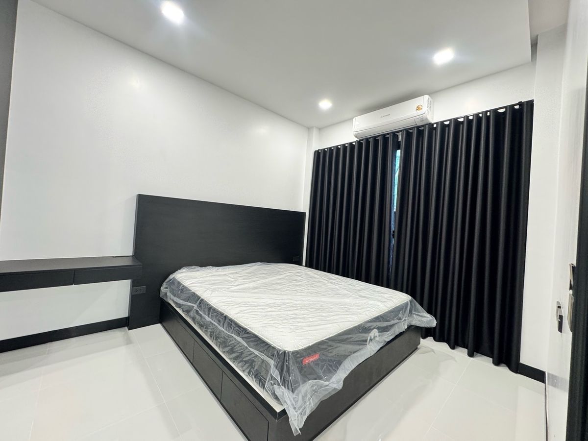 For RentHouseYothinpattana,CDC : 🏡✨ Single house, Home Office, newly built in the heart of Town in Town (along the express) 310 sq.m.