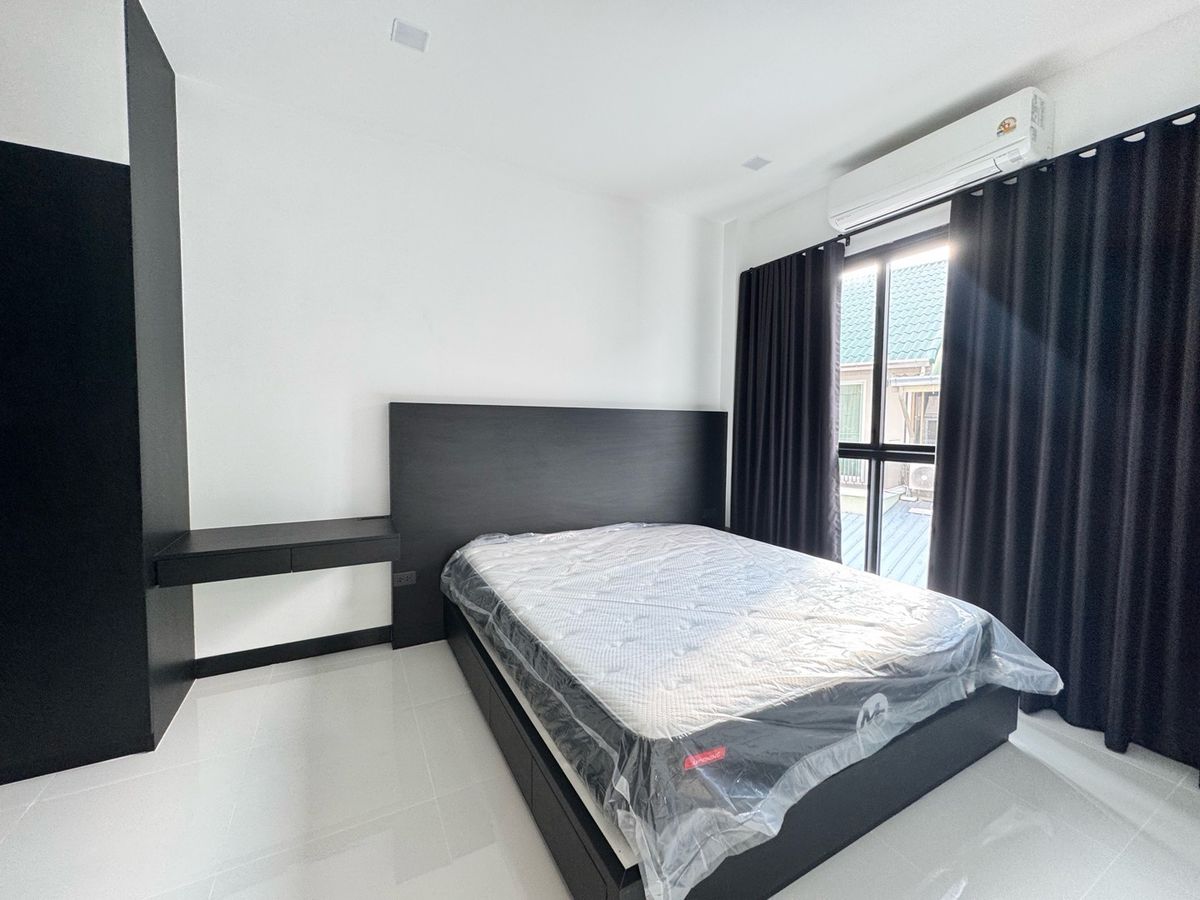 For RentHouseYothinpattana,CDC : 🏡✨ Single house, Home Office, newly built in the heart of Town in Town (along the express) 310 sq.m.